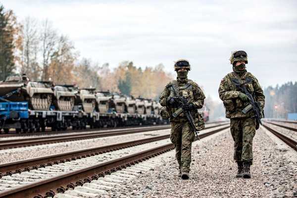 Британських солдатів готують до війни в лісах під час сильного морозу, – The Times