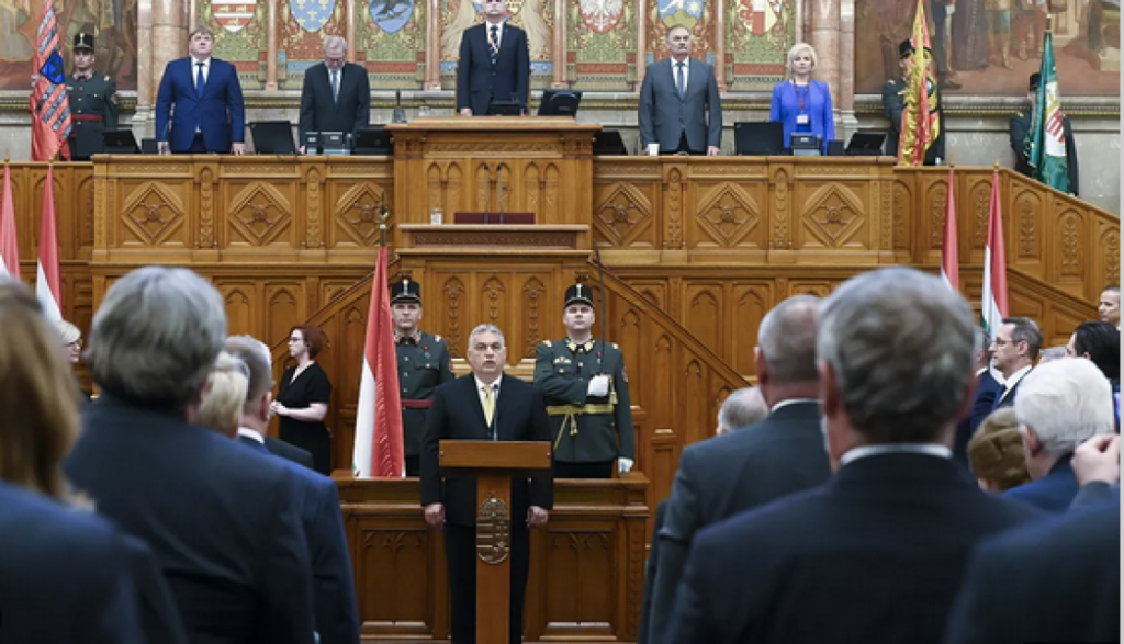 Виступ Орбана був перерваний його власним антиросійським виступом 18-річної давності 17