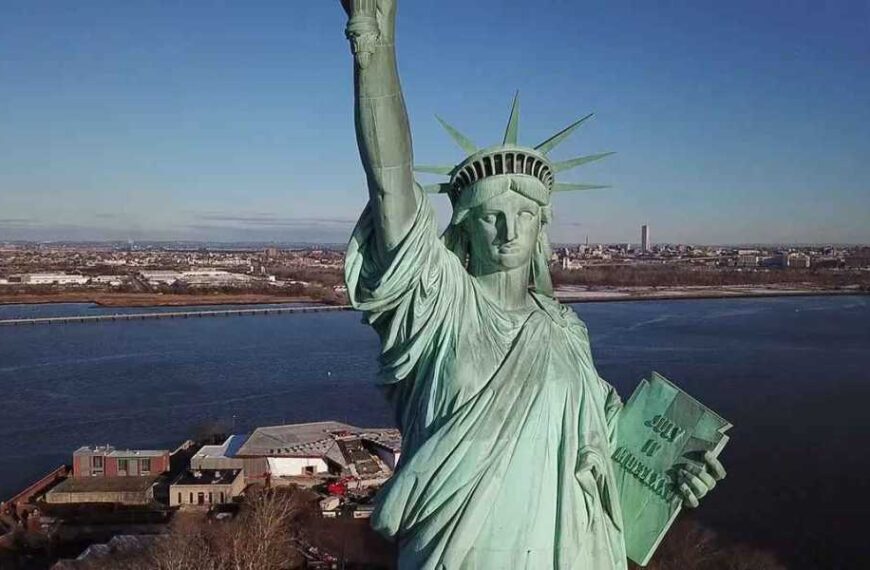 У США відреагували на слова французького депутата про Статую Свободи