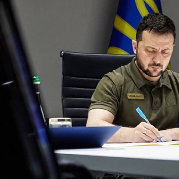 Зеленський нагородив викладачів Київського національного університету будівництва і архітектури