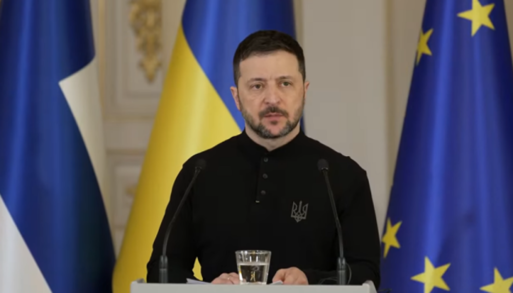 З початку квітня Росія скинула на Україну майже 2800 бомб, понад 1400 безпілотників і близько 60 ракет – Зеленський 11