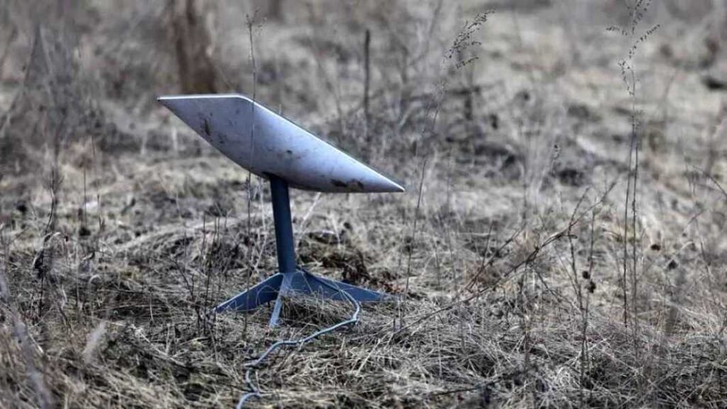 Альтернативи немає: Україні доведеться змиритися із залежністю від Starlink, – Politico 11