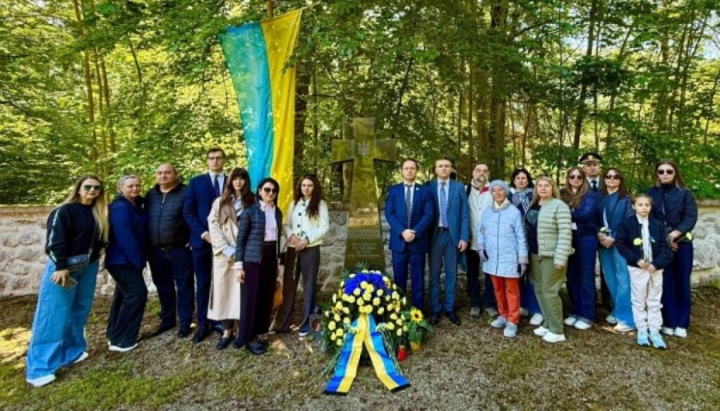 Україна вшановує пам'ять жертв концтабору Ебензее в Австрії 15