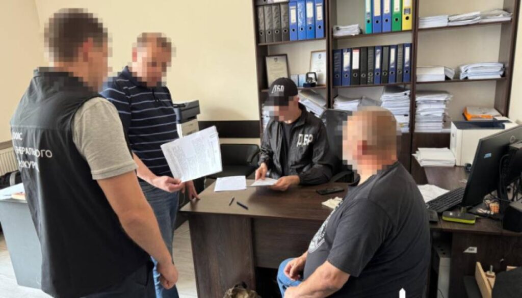 Колишнього керівника Сил логістики Збройних Сил України підозрюють у незаконному збагаченні на 12 мільйонів гривень 21