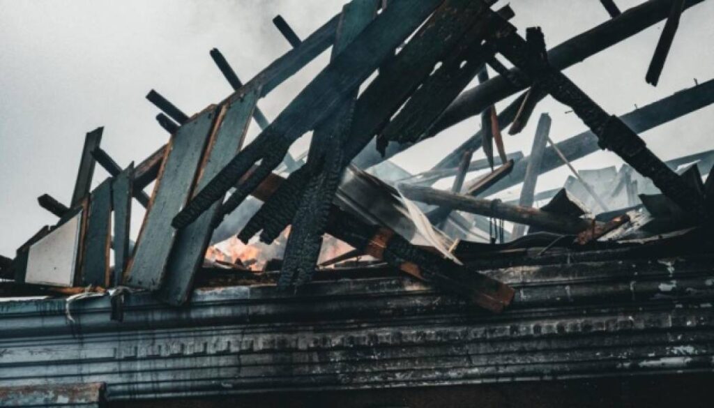 Група окупантів залишається в Кіндрашівці Харківської області, яким вдалося прорватися до села – RVA 12