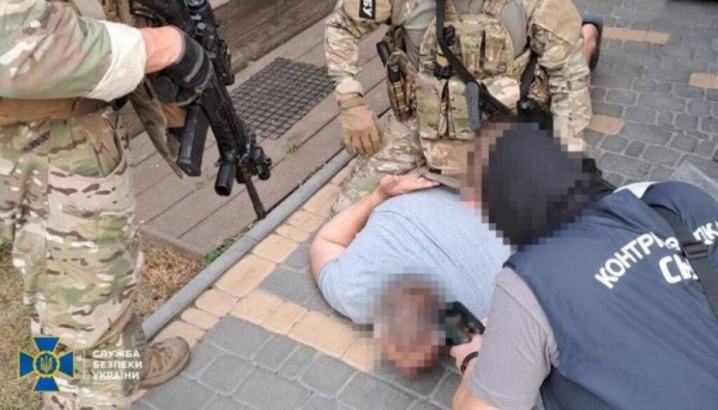 Колишнє керівництво державного підприємства “Документ” викрито у розкраданні 24 Колишнє керівництво державного підприємства “Документ” викрито у розкраданні 24