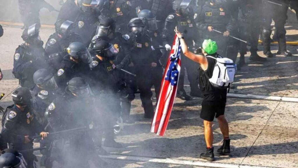 Американці дедалі більше не схвалюють імміграційну політику Трампа – Reuters 5