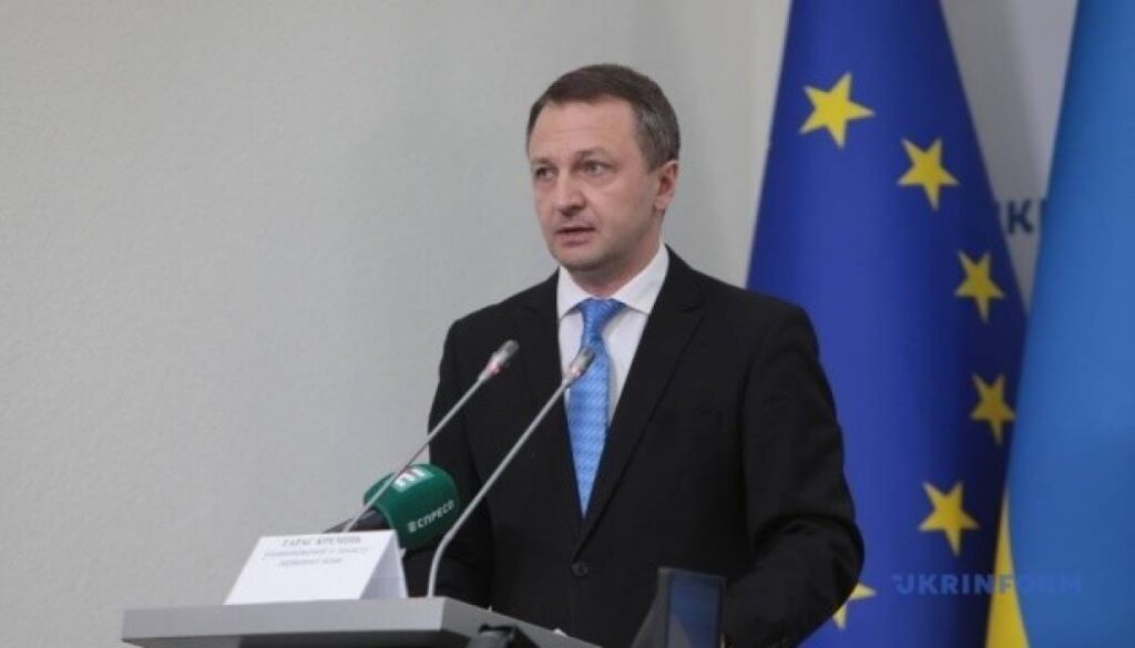 Кремінь звернувся до поліції через російськомовні пісні під час виступу Вєрки Сердючки в Києві 26 Кремінь звернувся до поліції через російськомовні пісні під час виступу Вєрки Сердючки в Києві 26