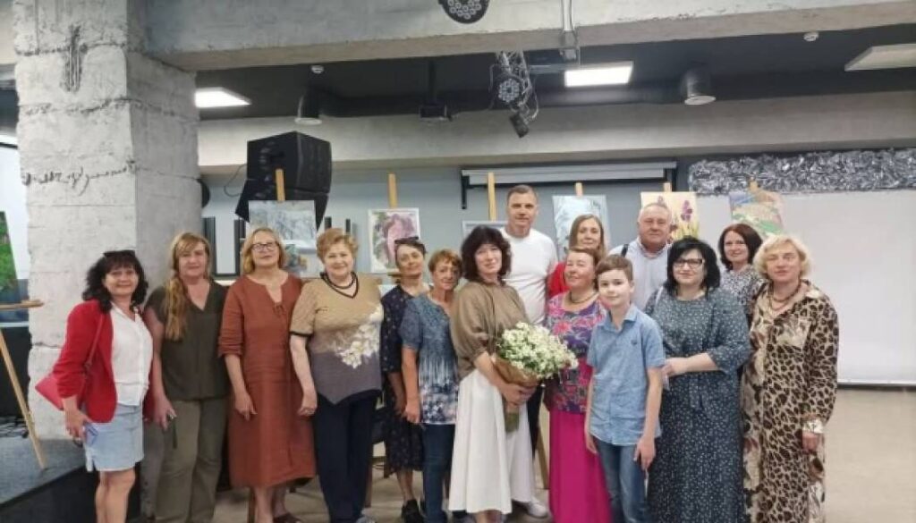 У Вінниці відкрилася виставка художника з тимчасово окупованого Генічеська 11 У Вінниці відкрилася виставка художника з тимчасово окупованого Генічеська 11