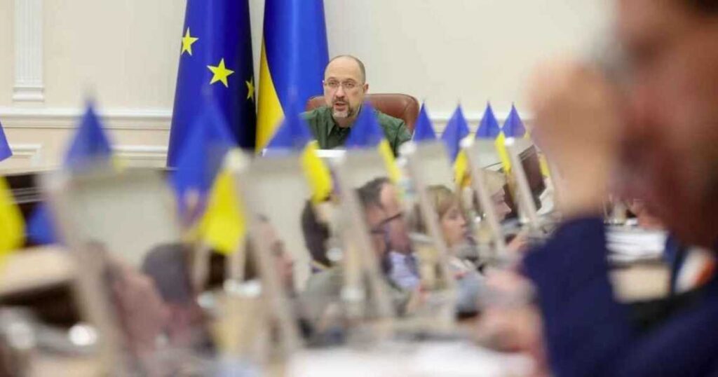 Нардеп уточнив, кого можуть обрати прем'єр-міністром у разі відставки уряду 10 Нардеп уточнив, кого можуть обрати прем'єр-міністром у разі відставки уряду 10