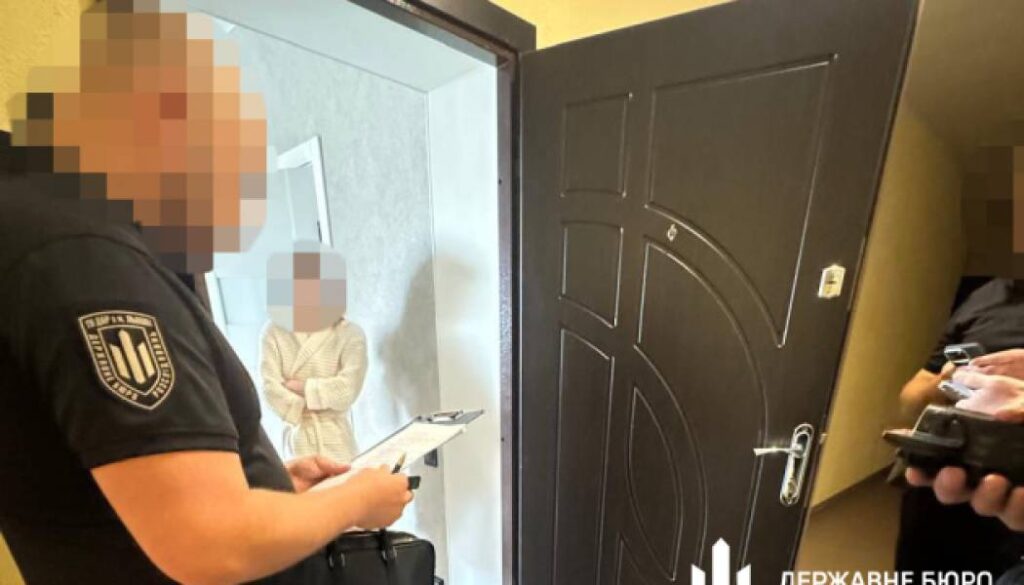 Державне бюро розслідувань (ДБР) викрило схему розкрадання понад 64 мільйонів гривень, отриманих від закупівлі військової техніки. 7 Державне бюро розслідувань (ДБР) викрило схему розкрадання понад 64 мільйонів гривень, отриманих від закупівлі військової техніки. 7