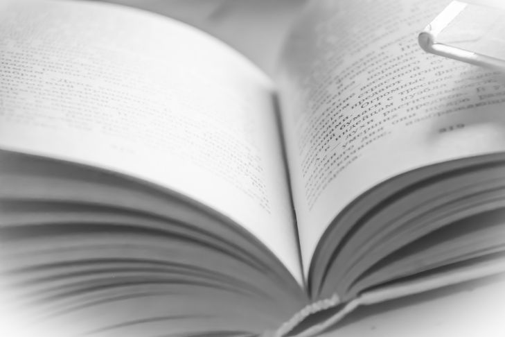 Найпопулярніша книга в історії: її тираж перевищує населення всієї планети книга