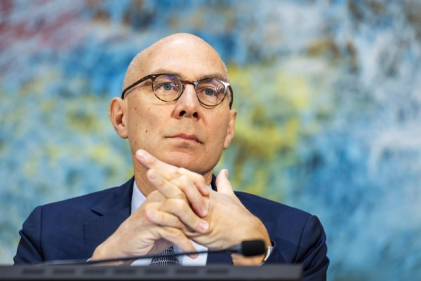 Верховний комісар ООН з прав людини Фолькер Тюрк слухає заяву під час спеціальної сесії Ради ООН з прав людини щодо ситуації в Ель-Фашері, Судан, у Женеві, Швейцарія, у п'ятницю. На спеціальній сесії обговорювалася ситуація в місті, яке в жовтні впало під контроль Сил швидкої підтримки після 18-місячної облоги. Фото Сальваторе Ді Нольфі/EPA United Nations High Commissioner for Human Rights Volker Türk listens to a statement during the Human Rights Council Special Session on the situation El Fasher, Sudan, in Geneva, Switzerland, on Friday. The special session discussed the situation in the city, which fell to the Rapid Support Forces in October after an 18-month siege. Photo by Salvatore Di Nolfi/EPA