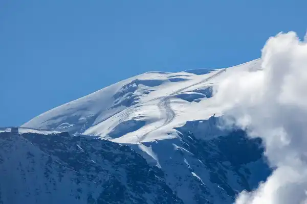Головна 37 На території Румунії, в Карпатах, виявлено загиблого українця.