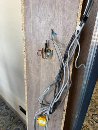 Російські спецслужби виявили інтерес до технологій українських виробників зброї. В офісі оборонної компанії TechEx виявлено пристрій для негласного зняття інформації, встановлений представниками країни-агресора. 11