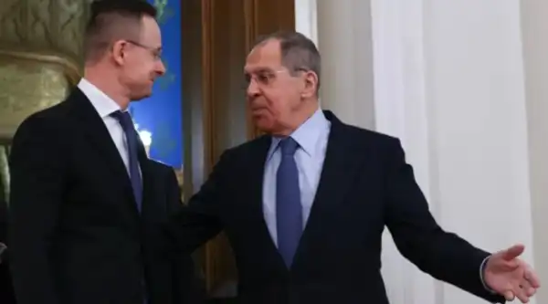 У політичних опонентах Орбана пообіцяли провести розслідування щодо зв'язків Сійярто з Росією. 21