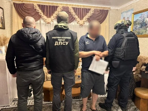 Радіостанції та прилади нічного бачення: як на Буковині організували "центр" для перевезення ухилістів і яка була ціна 7