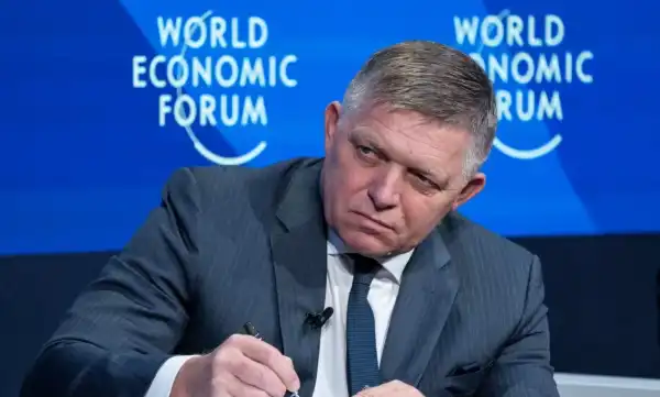 Фіцо висловив невдоволення Зеленським і припиненою поставкою нафти 15