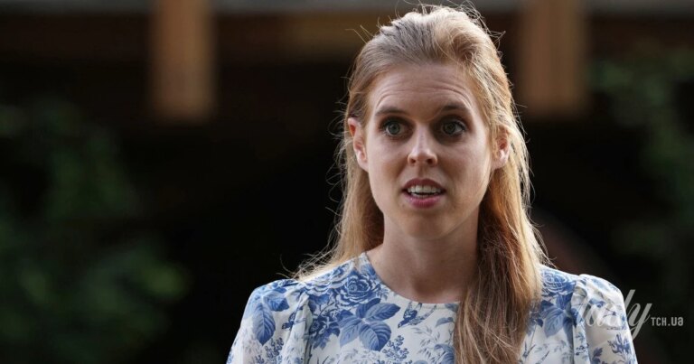 Принцеса Беатріс помічена в Лондоні зі своїм чоловіком Едо, коли вони покидали заклад 23