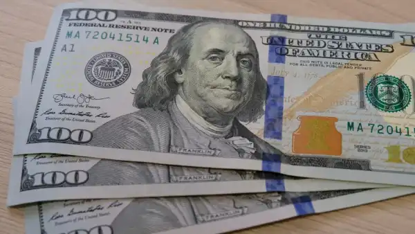 Іранські події спонукають інвесторів вкладати кошти в основну резервну валюту світу, повідомляє Bloomberg 10