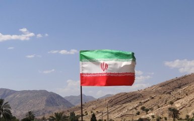 Іран відкинув пропозиції Америки щодо припинення бойових дій, повідомляють інсайдери.