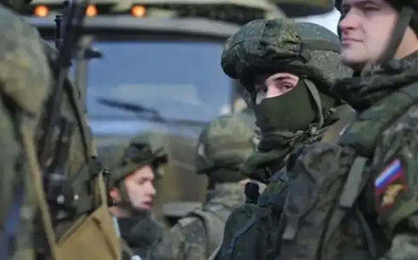 На Харківщині російські війська переформовуються та продовжують наступальні дії, – повідомляє Трегубов. 13