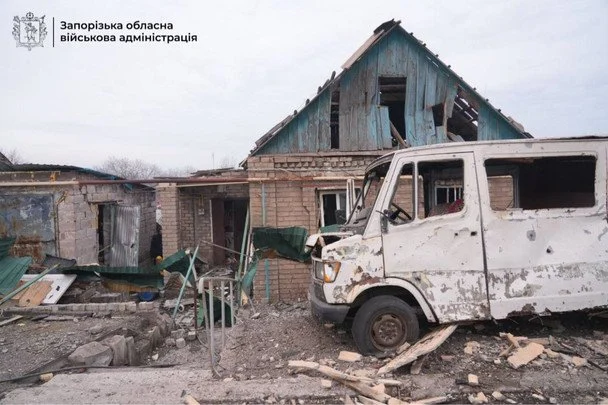 Російський безпілотник зруйнував приватний будинок у Запоріжжі. / © Очільник Запорізької ОВА Іван Федоров