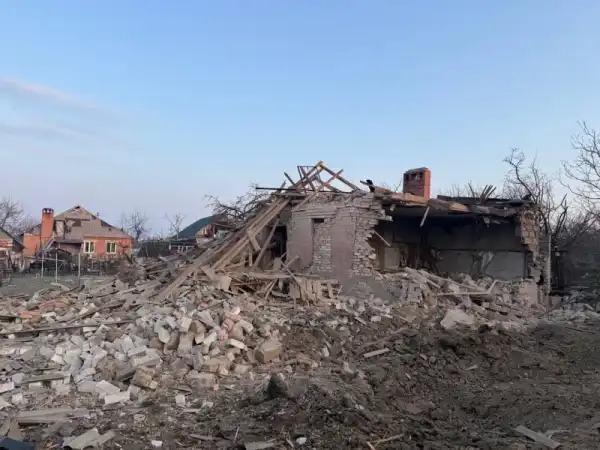 Нова атака з повітря на житловий район Слов'янська: руйнувань зазнали понад два десятки осель 1