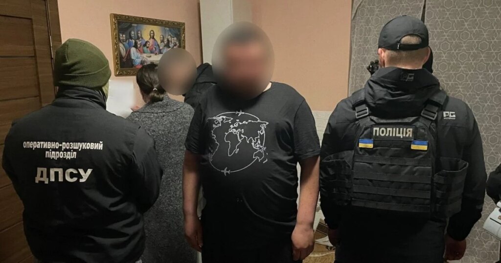 Радіостанції та прилади нічного бачення: як на Буковині організували "центр" для перевезення ухилістів і яка була ціна 5