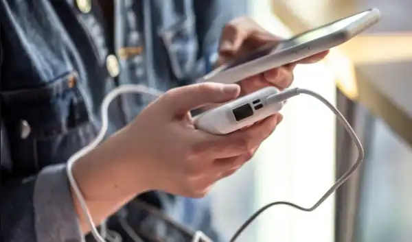 Чи можна користуватися телефоном, поки він заряджається: експерти&hellip;