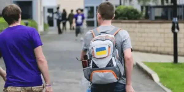 Мінсоцполітики прокоментували продовження дозволу на виїзд для чоловіків віком до 23 років.