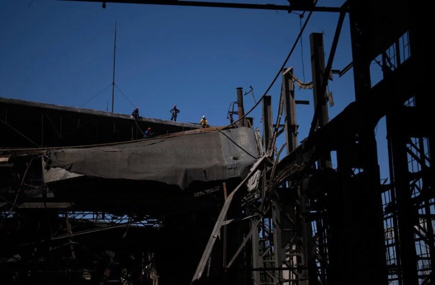 Одна з теплоелектроцентралей зупинилася після російської атаки: велике місто залишилося без гарячої&hellip;