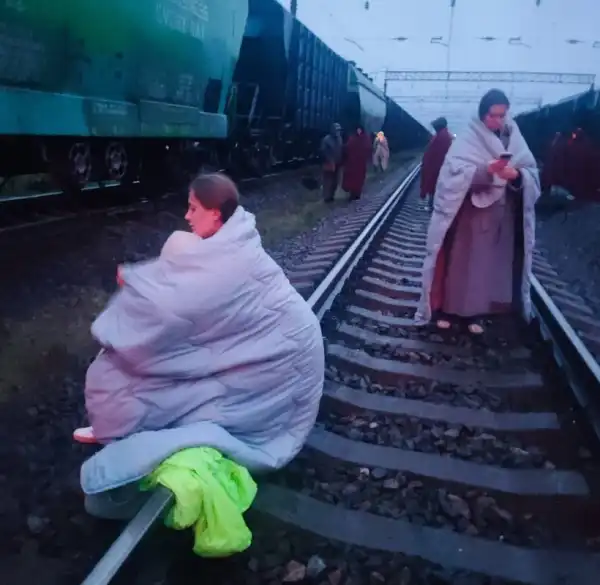 Журналістка опублікувала відео з евакуації залізничників під час атаки "Шахедів". 7