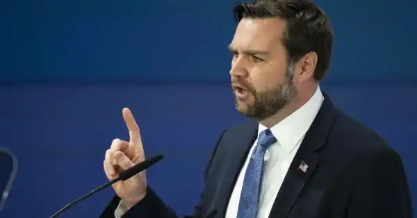 "Торги за кілька квадратних кілометрів": Венс цинічно прокоментував війну в Україні 3