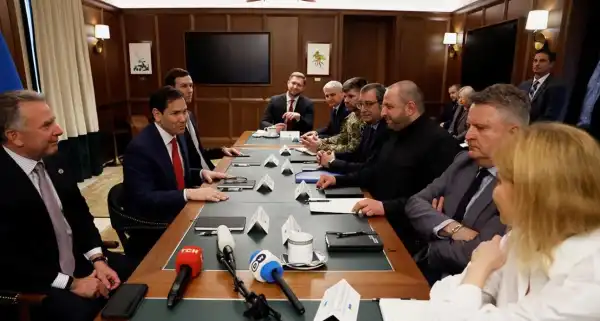 Українська сторона запропонувала змінити назву Донбасу, NYT розкриває суть жарту