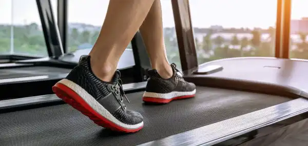 Фахівці назвали рекомендовану норму ходьби для людей старше&hellip;