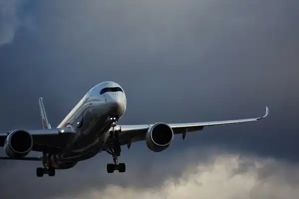 Вартість авіаквитків стрімко зростає: як авіакомпанії реагують на події в Ірані 3