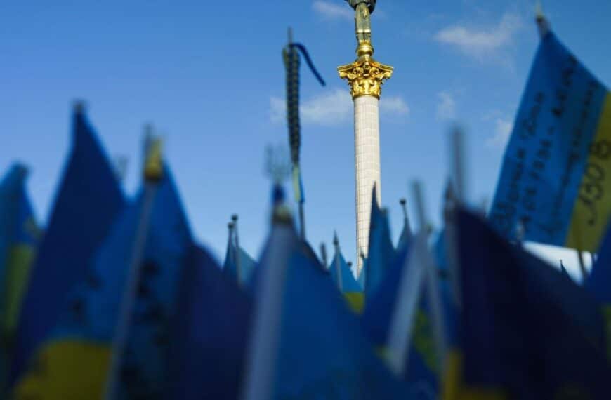 В Україні знову продовжили мобілізацію та воєнний стан: доки триватимуть