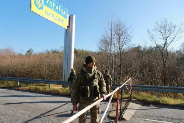 Фахівець з права окреслив групи чоловіків, до яких можуть з'явитися вимоги після виїзду за кордон. 7