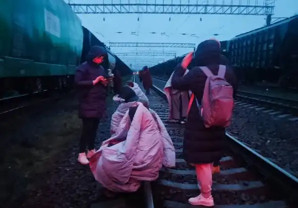 Журналістка опублікувала відео з евакуації залізничників під час&hellip;