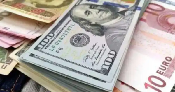 Курс валют 9 квітня: де вигідно придбати долари 3