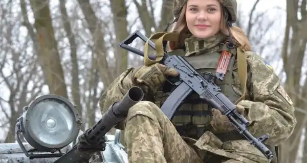 Чи призватимуть жінок до лав ЗСУ: відповідь від Сухопутних військ 15