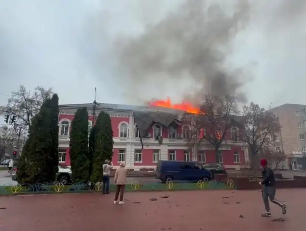 Прилуки на Чернігівщині зазнали російської атаки, спричинивши пожежу&hellip;