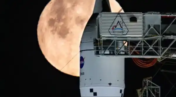 Трансляція NASA: “Артеміда-2” обертається навколо Місяця в прямому ефірі