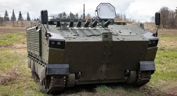 Україна ініціювала заводські тести свого вітчизняного гусеничного бронетранспортера. 6