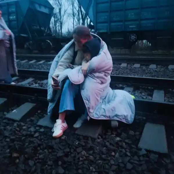 Журналістка опублікувала відео з евакуації залізничників під час атаки "Шахедів". 9