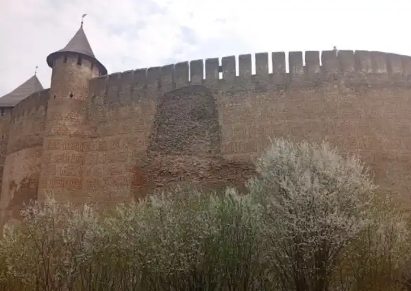 Частина старовинної стіни зруйнувалася в Кам'янець-Подільській фортеці 6