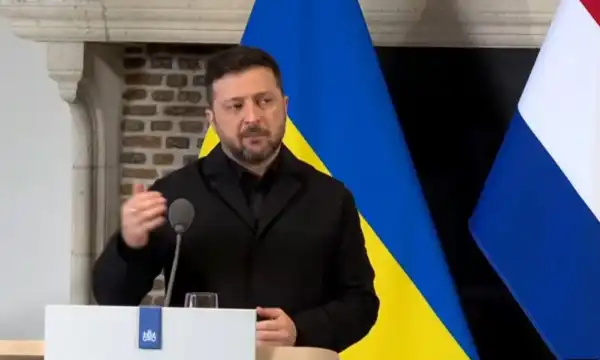 Перекладач Зеленського опинився в незручній ситуації відразу після прес-конференції. 1