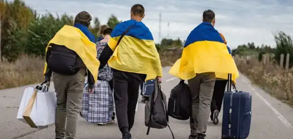 Майже кожен п'ятий громадянин України бажає виїхати за межі країни для постійного проживання, – зазначає соціолог. 4