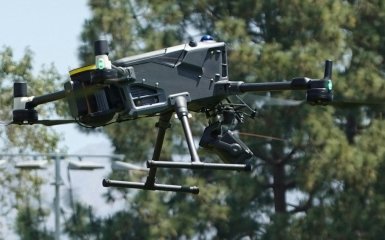 Українські захисники за допомогою безпілотників зірвали спробу російських окупантів звести понтонний міст біля Лимана. 7